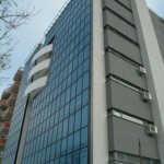 ЖИЛИЩНА СГРАДА С МАГАЗИНИ, ОФИСИ И ПОДЗЕМНИ ГАРАЖИ